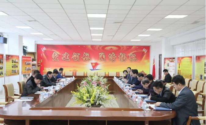 濰坊海關(guān)副關(guān)長(zhǎng)劉永華、濰坊商務(wù)局副局長(zhǎng)袁國(guó)明等一行蒞臨集團(tuán)公司調(diào)研